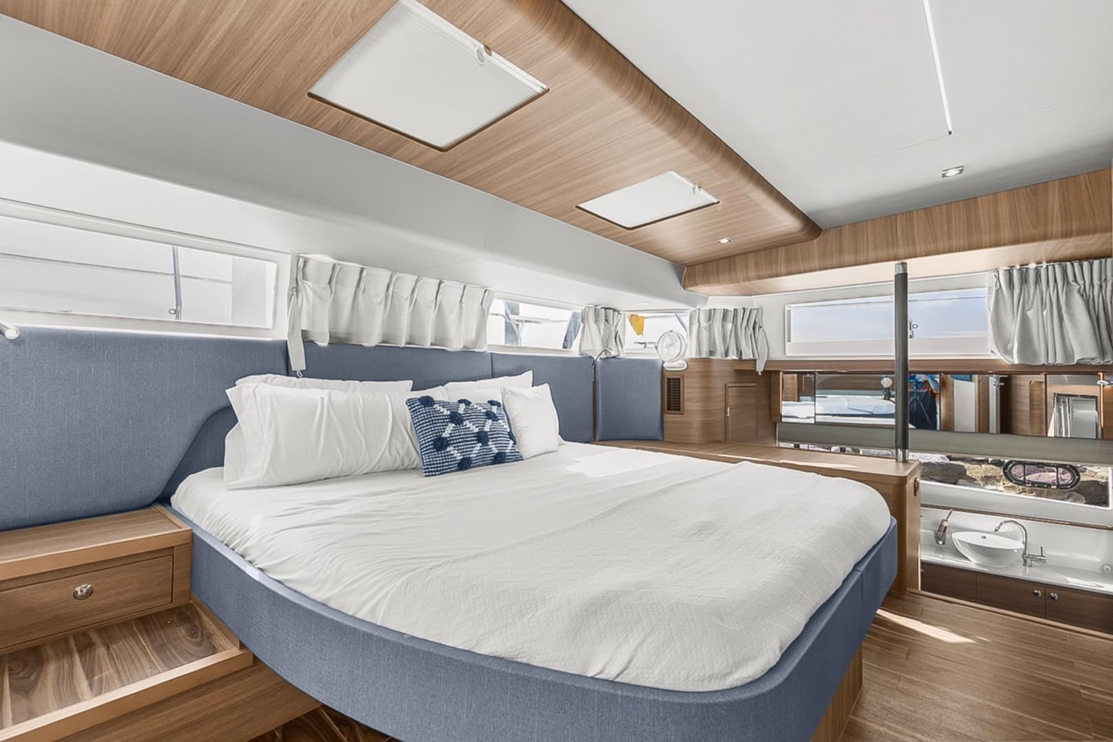 2022 Aquila 54 — photo 10