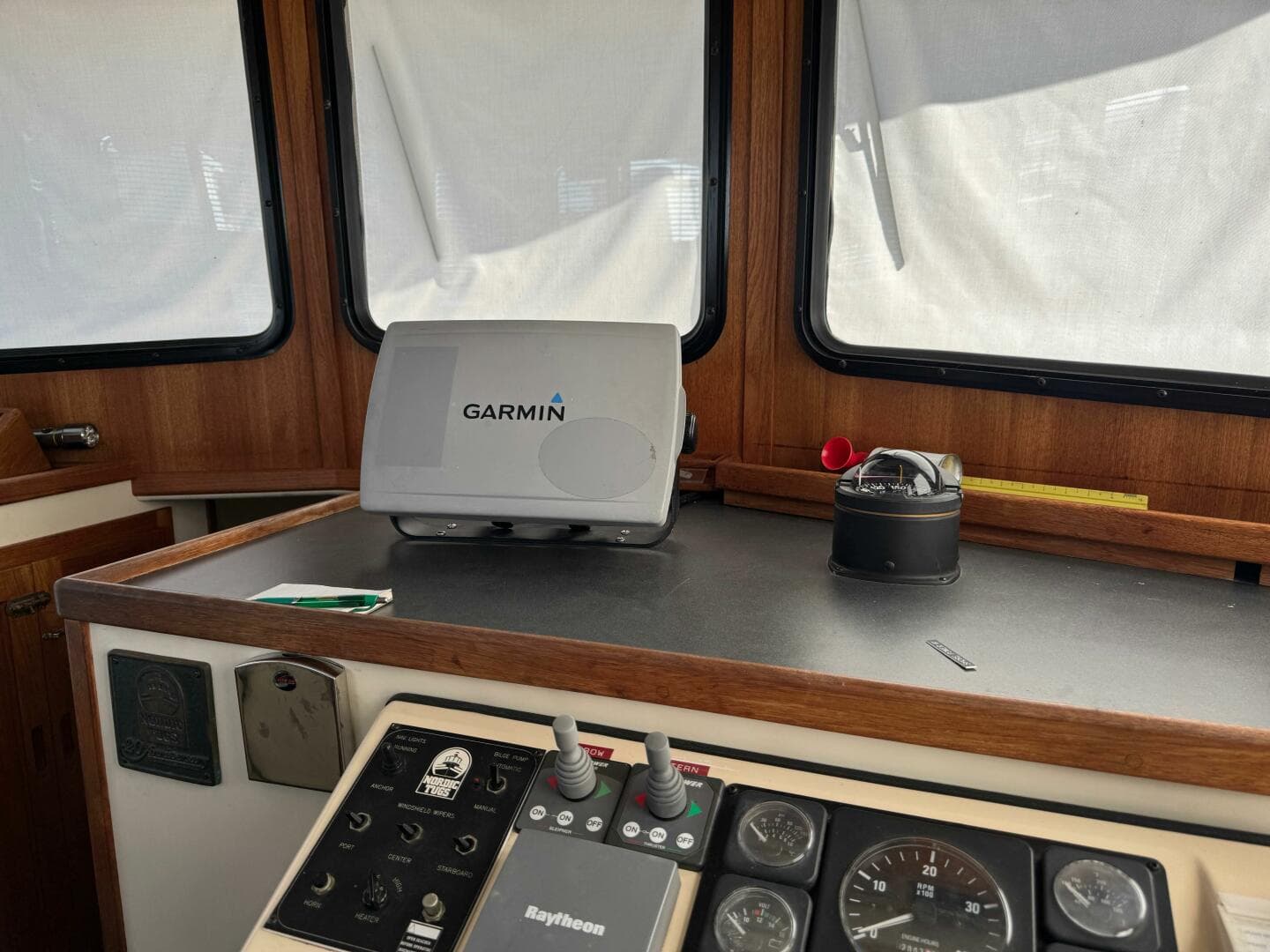 2000 Nordic Tugs 32 — photo 9