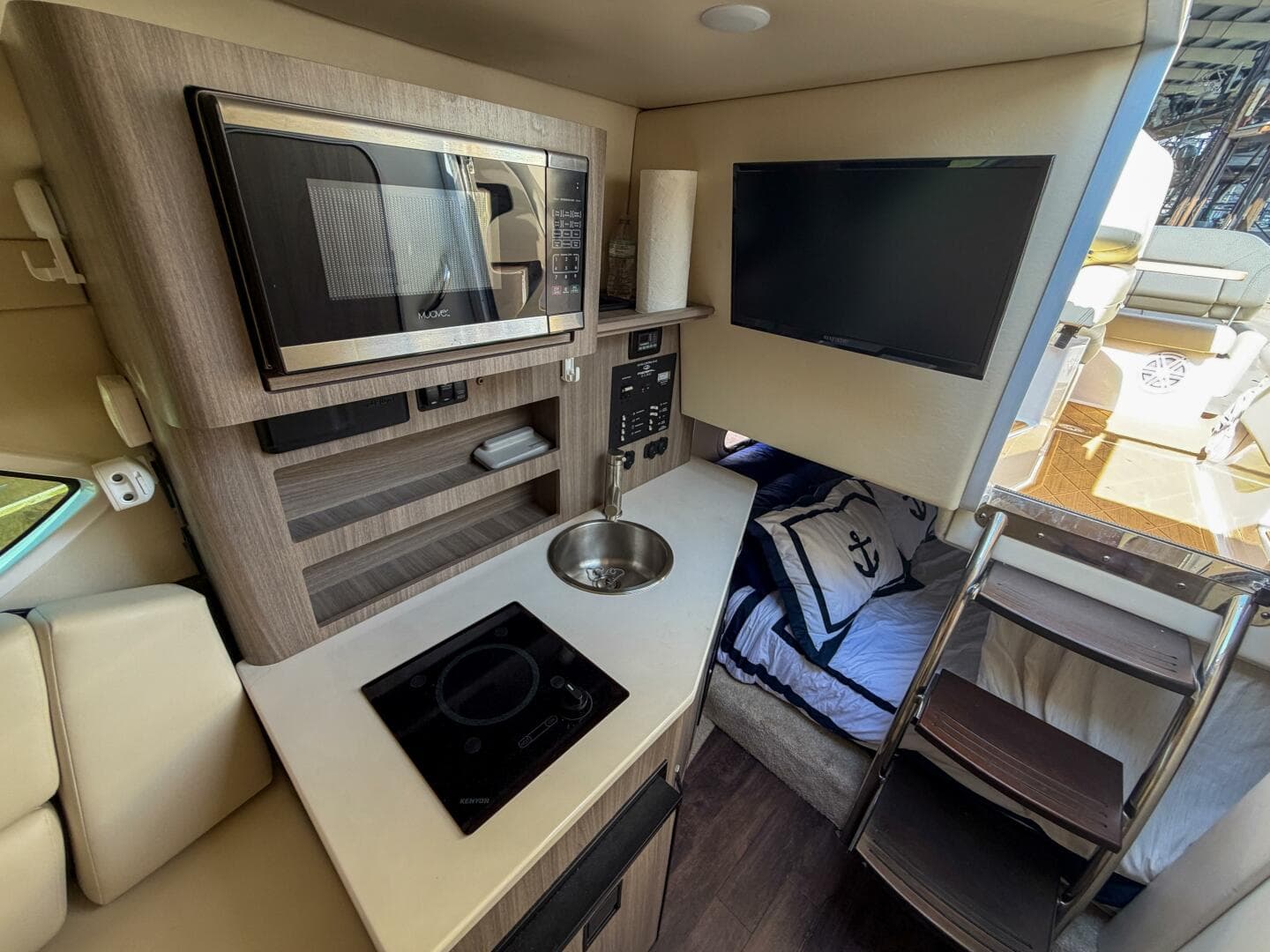 2020 Regal 26 Express — photo 12