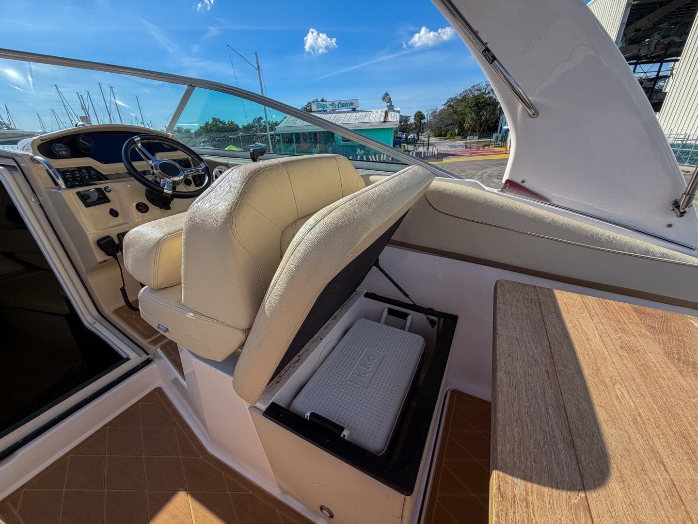 2020 Regal 26 Express — photo 22