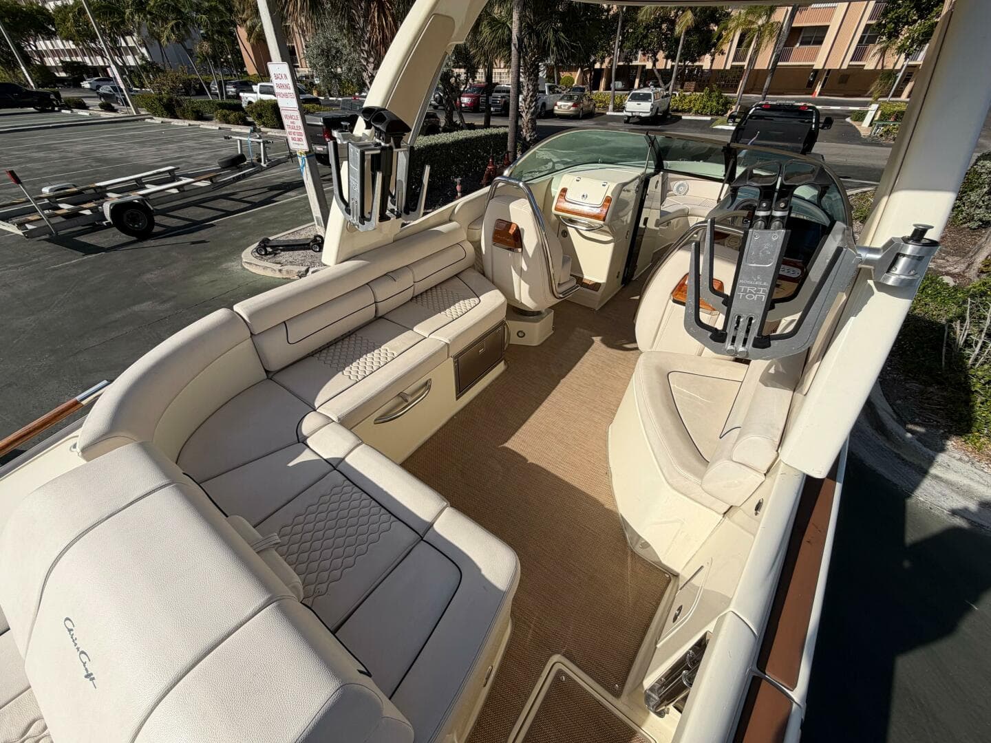 2023 Chris-Craft 28 Launch GT — photo 4