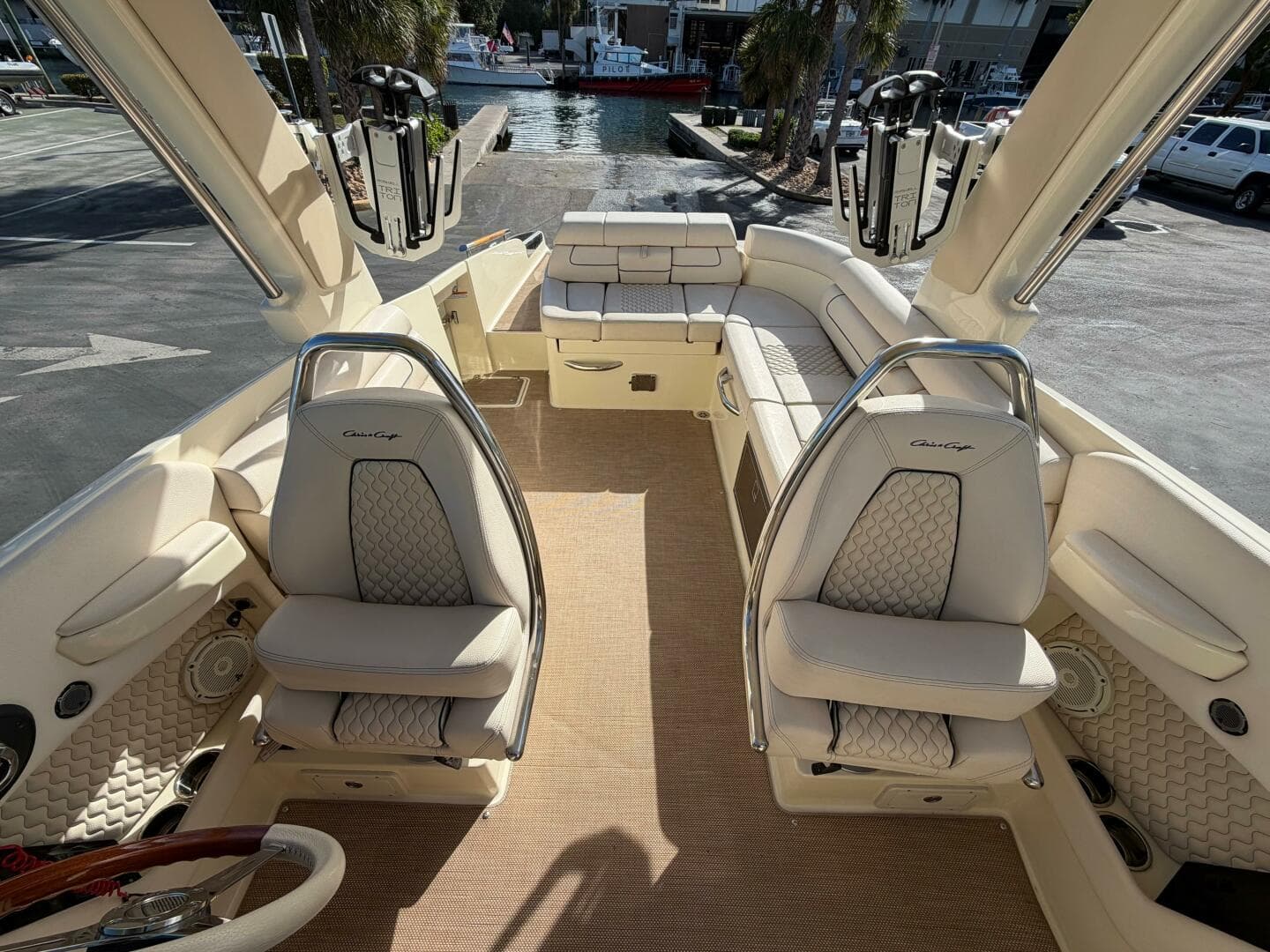 2023 Chris-Craft 28 Launch GT — photo 12