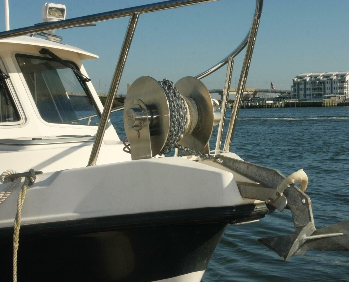 2017 Osprey Pilothouse 30 Fisherman — photo 4