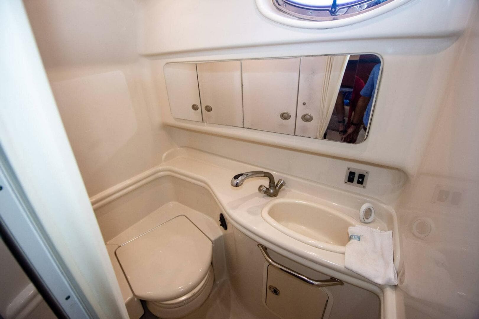 2007 Sea Ray 340 Sundancer — photo 6