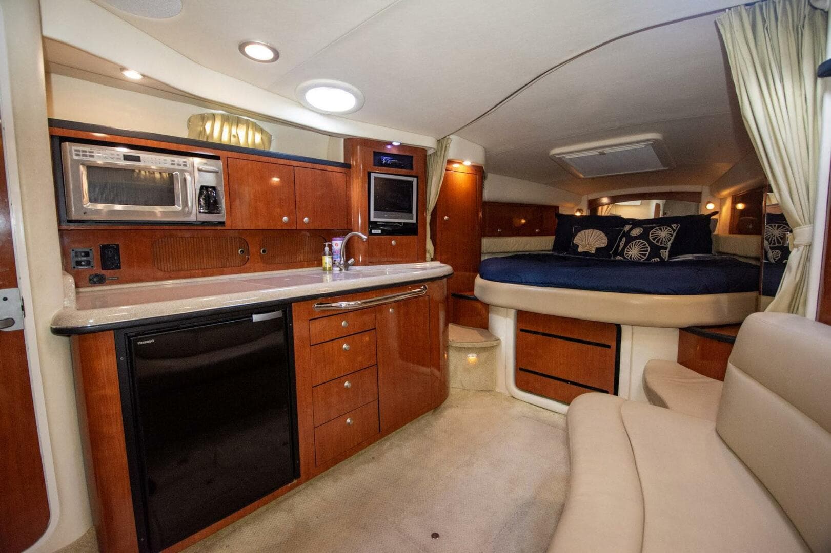 2007 Sea Ray 340 Sundancer — photo 4
