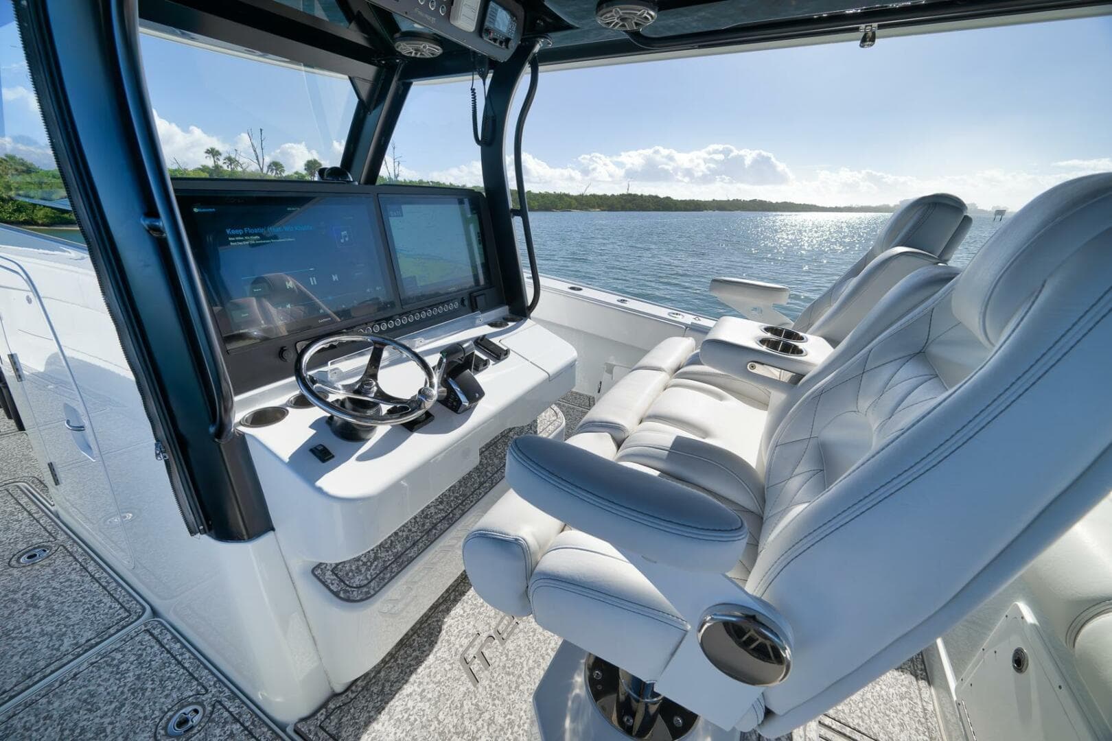 2023 Freeman 43 — photo 28