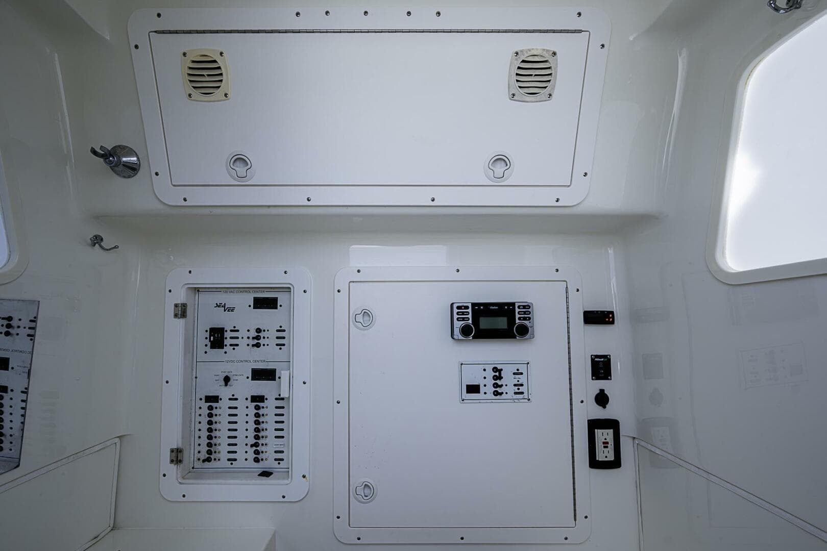 2014 Seavee 390B — photo 11