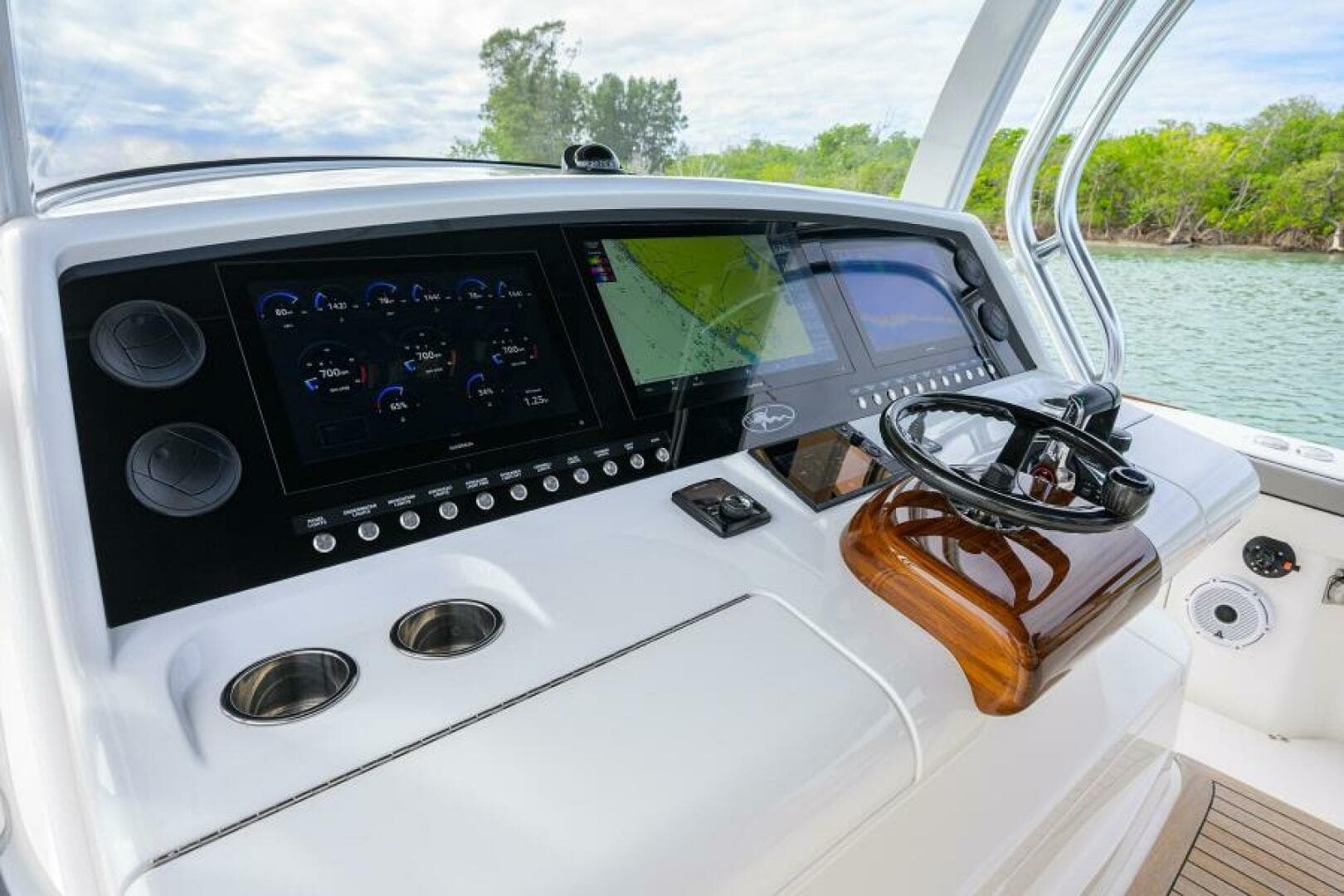 2022 Valhalla Boatworks V-46 — photo 9