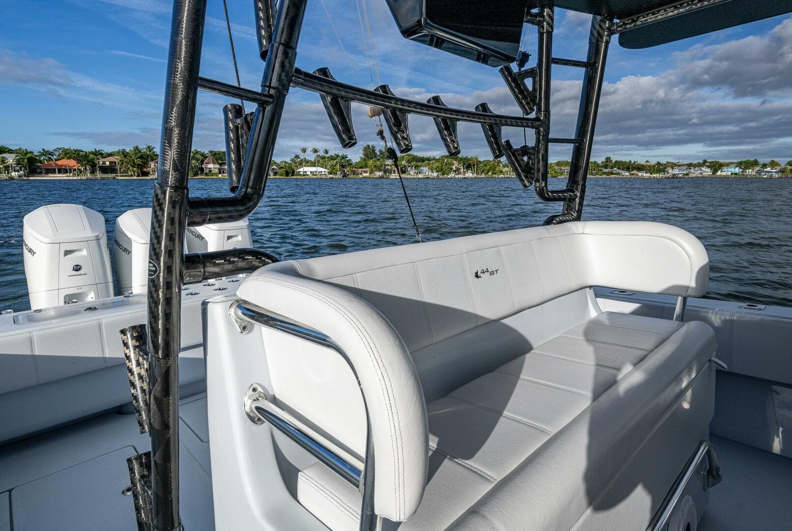 2024 Contender 44 ST — photo 8