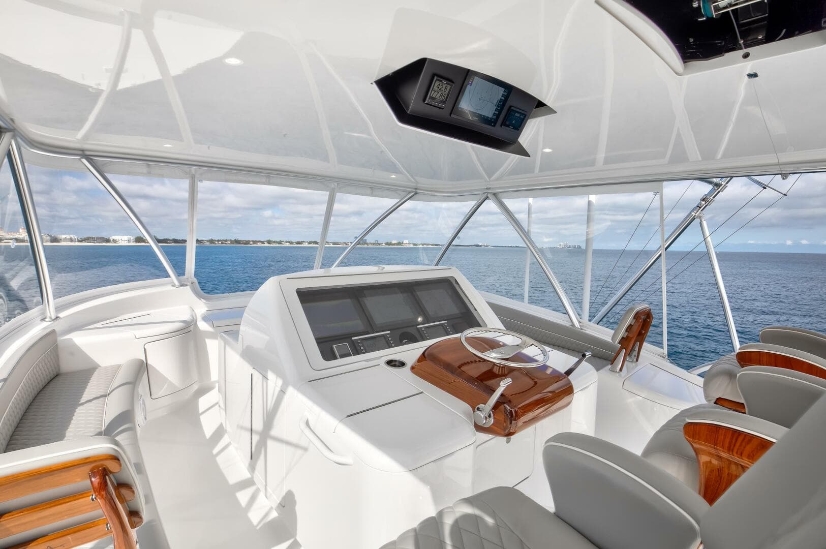 2024 Viking 68 Convertible — photo 39