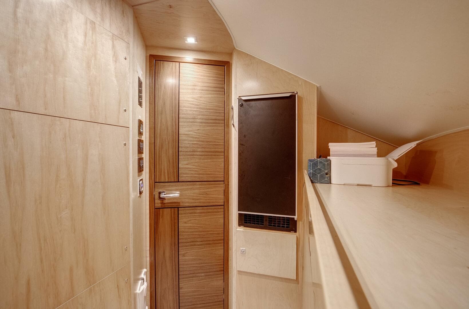 2024 Viking 68 Convertible — photo 19