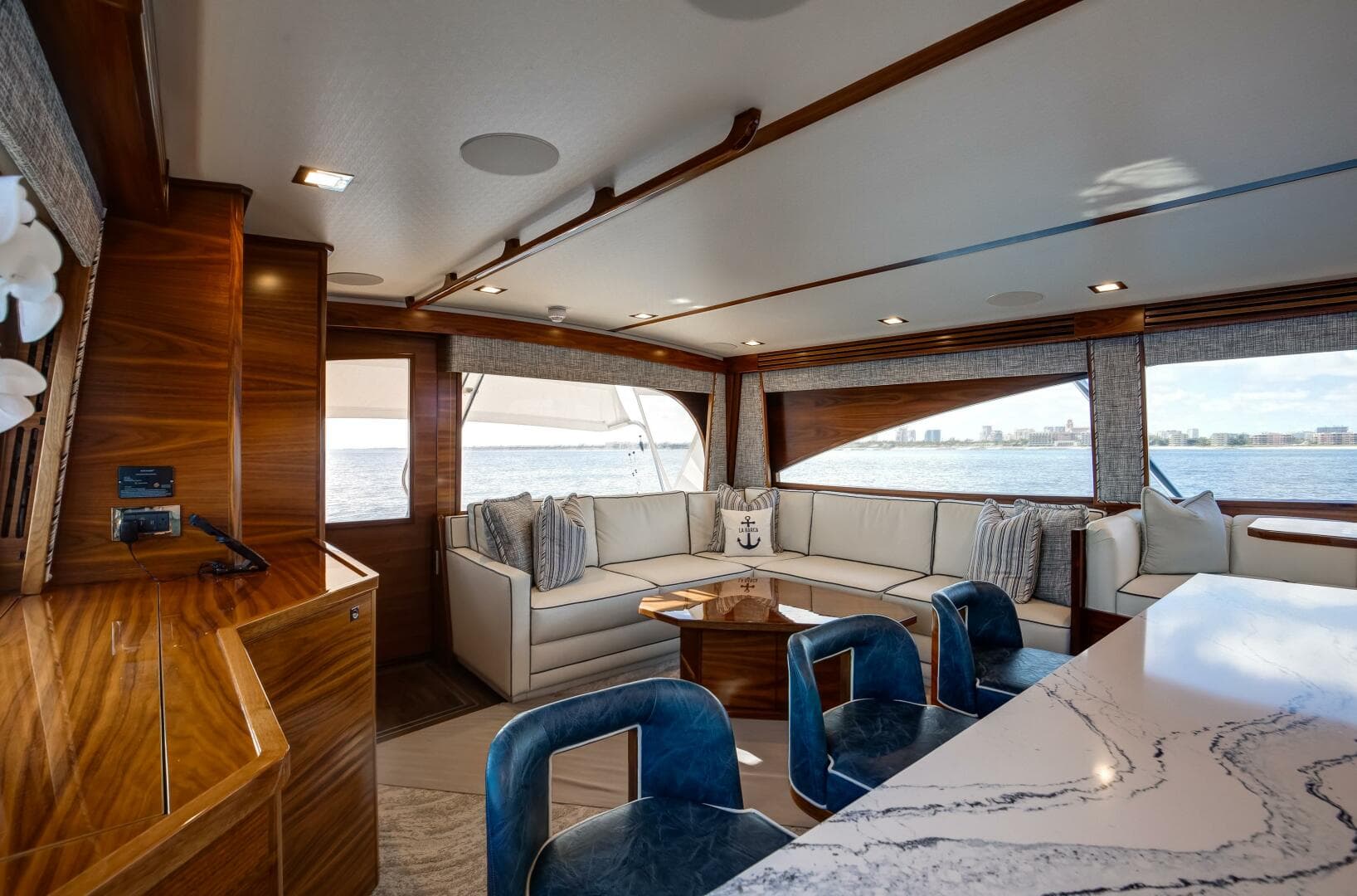 2024 Viking 68 Convertible — photo 13