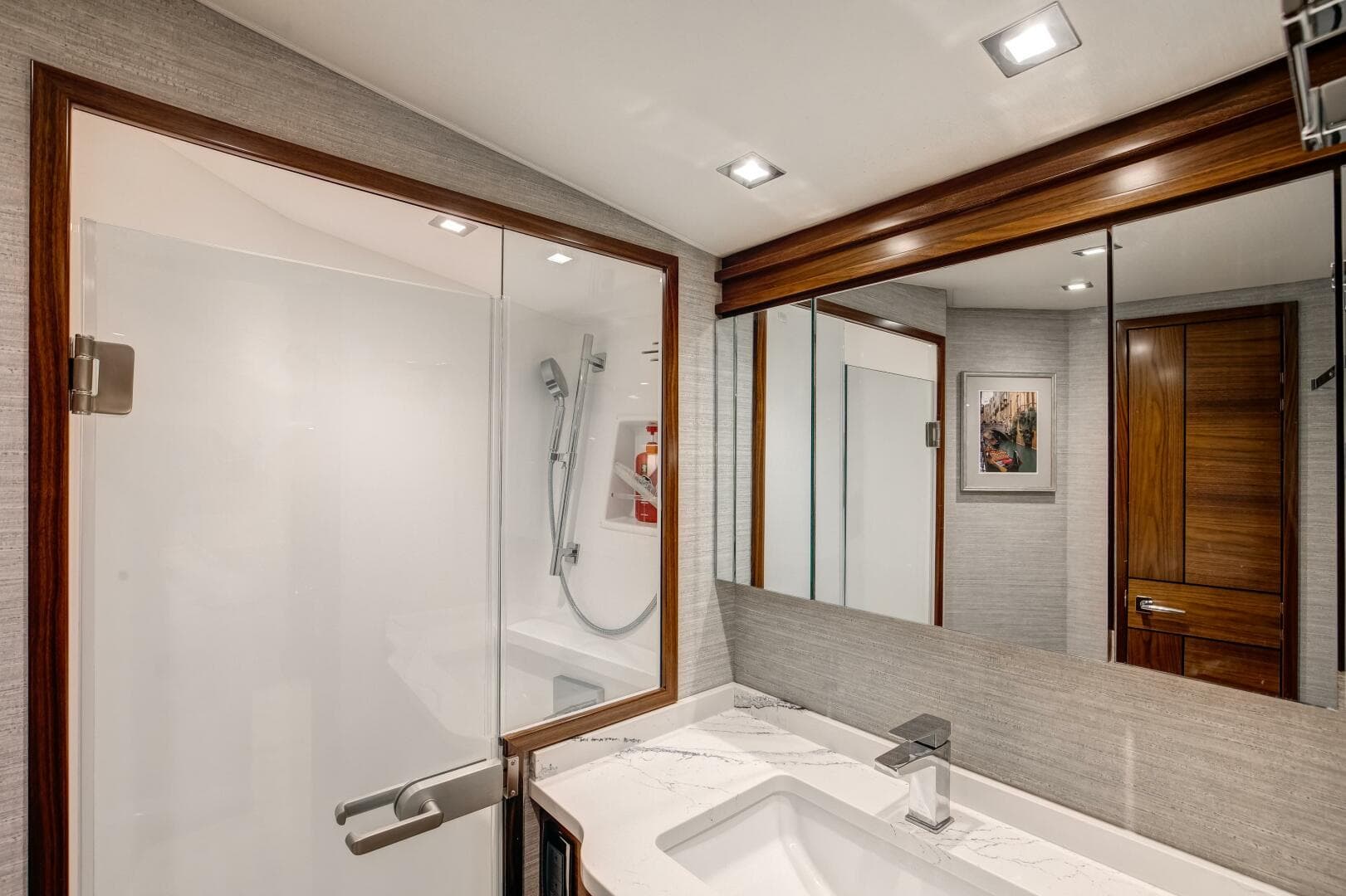 2024 Viking 68 Convertible — photo 29