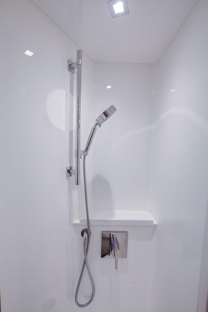 2024 Viking 68 Convertible — photo 23