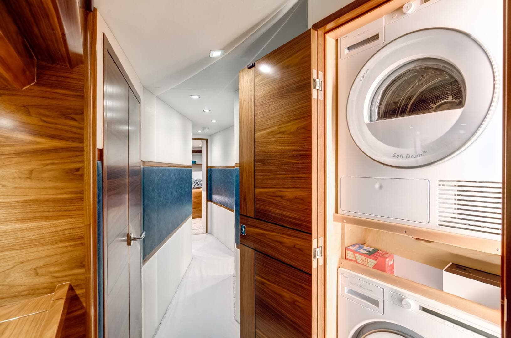 2024 Viking 68 Convertible — photo 30