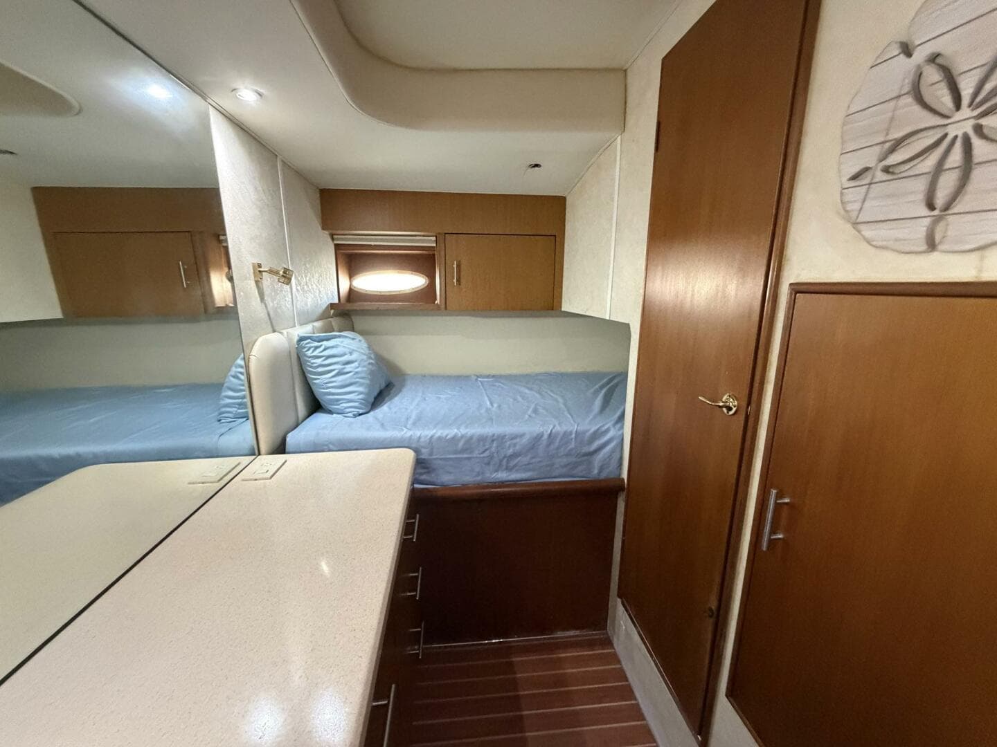 2001 Ocean Yachts 40 Express Bridge — photo 20