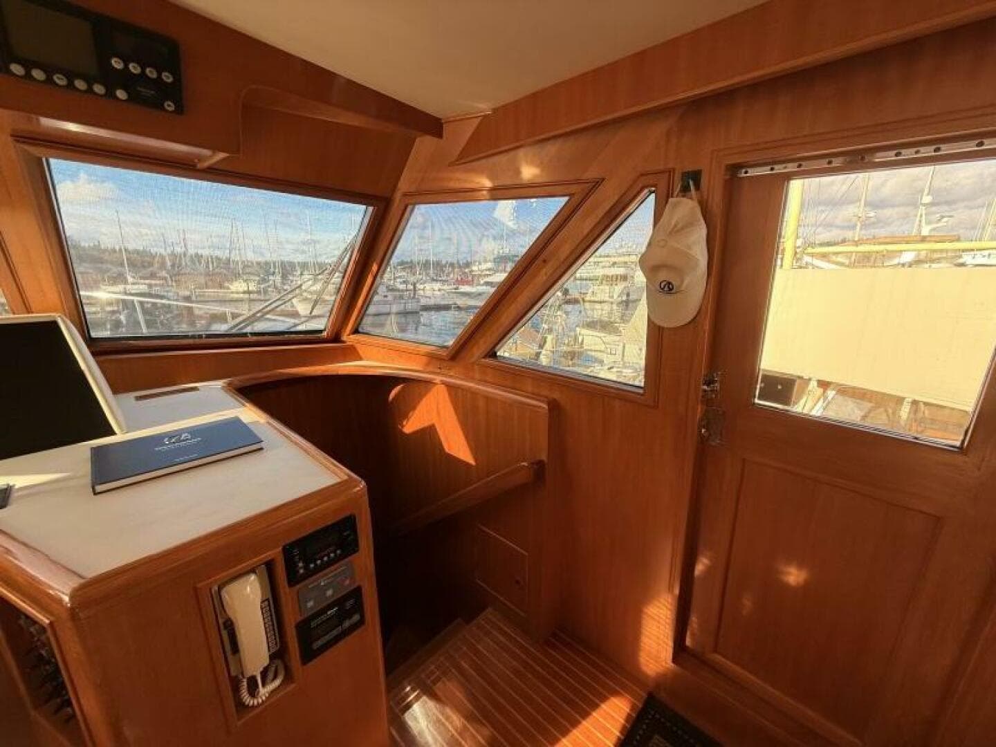 1997 Ocean Alexander 486 Pilothouse — photo 12