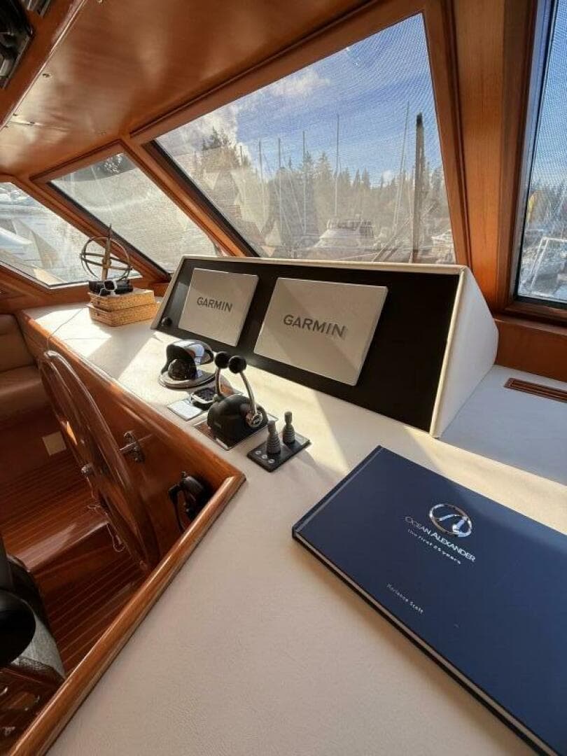 1997 Ocean Alexander 486 Pilothouse — photo 16