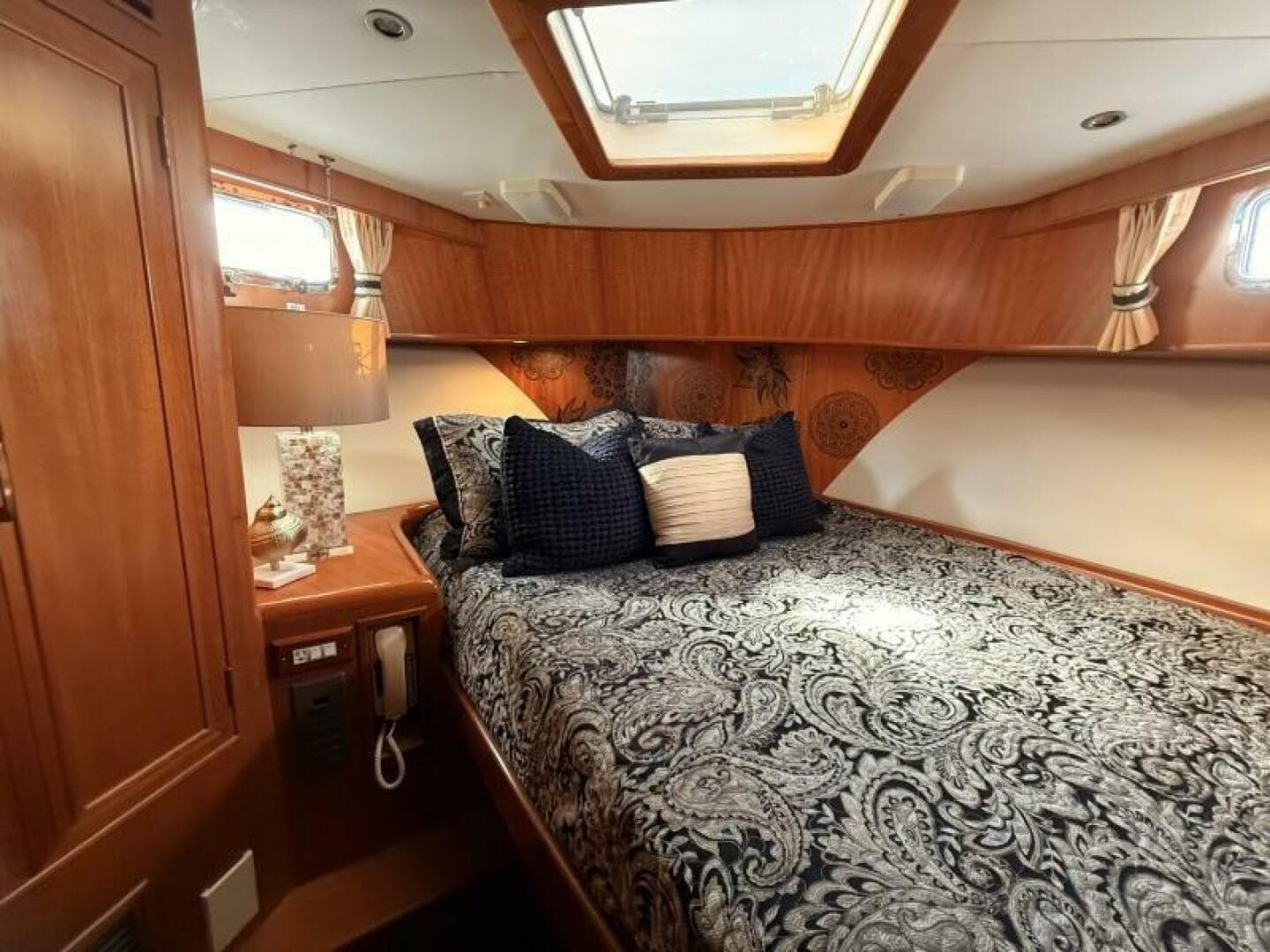 1997 Ocean Alexander 486 Pilothouse — photo 28