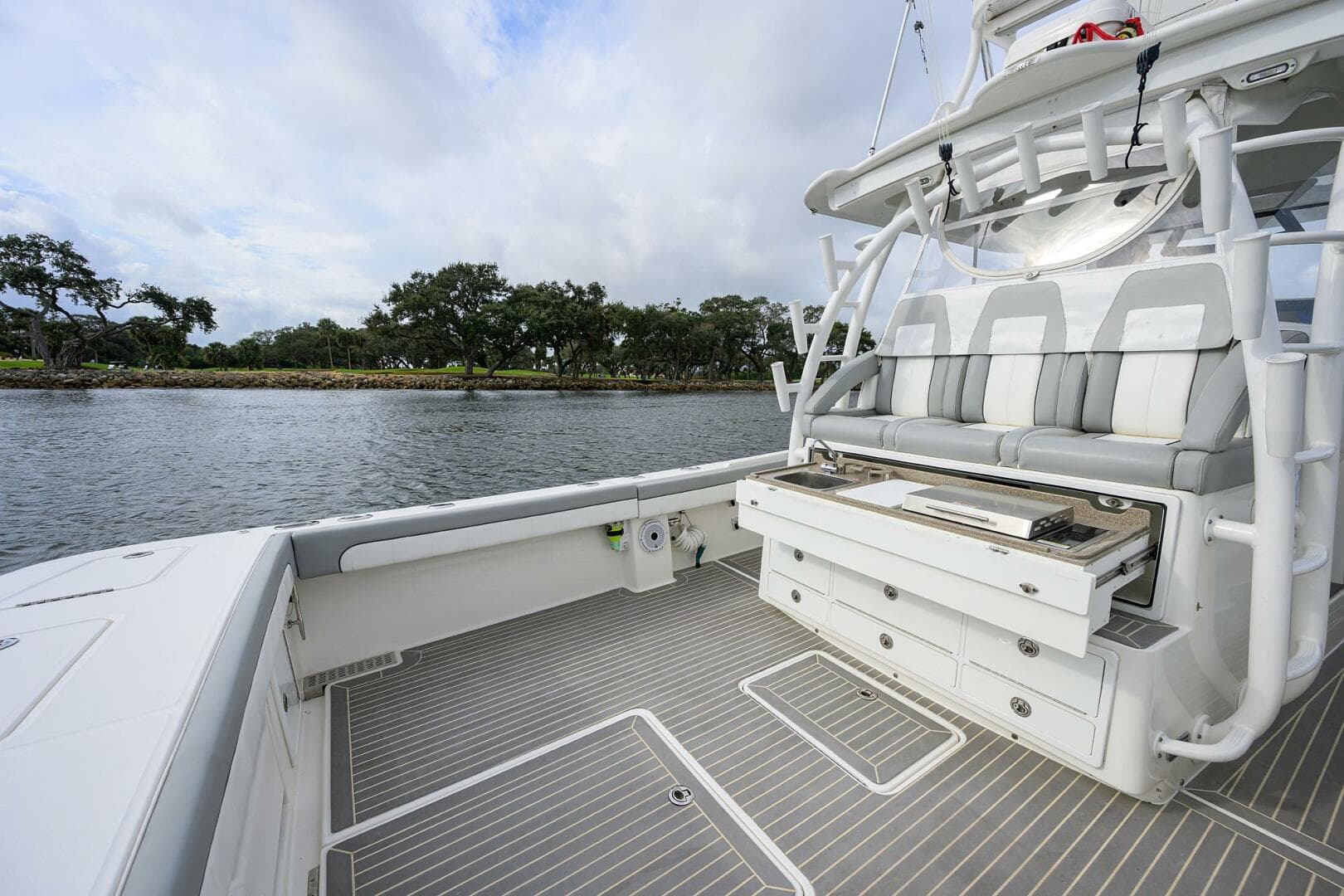 2021 Regulator 41 — photo 16