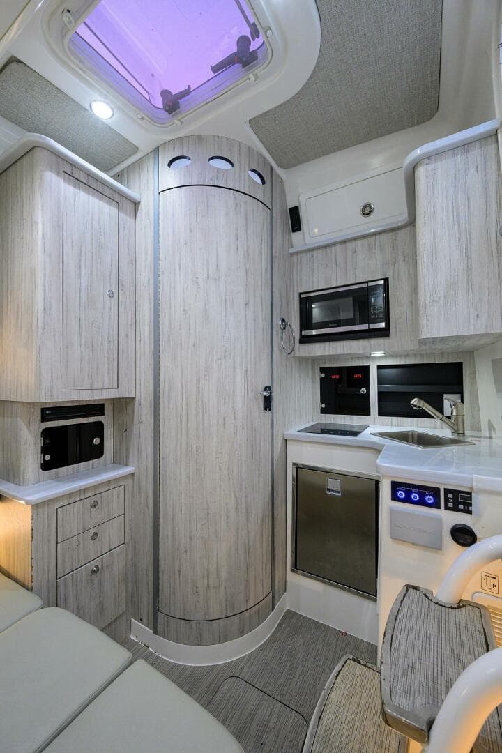 2021 Regulator 41 — photo 26