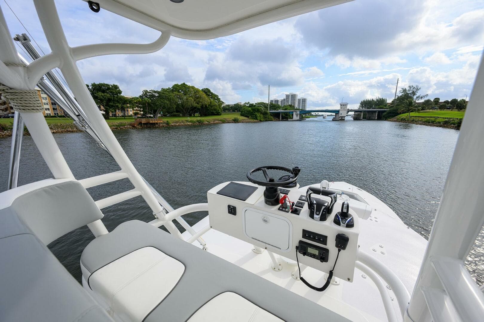 2021 Regulator 41 — photo 33