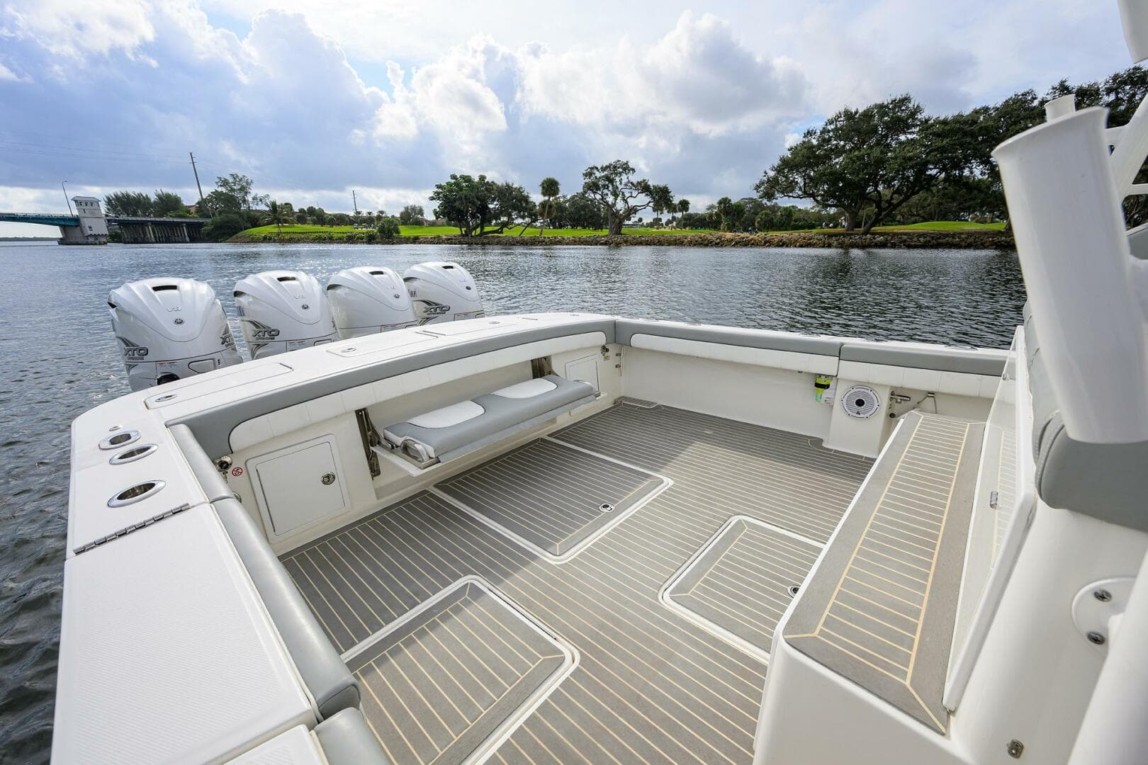 2021 Regulator 41 — photo 14