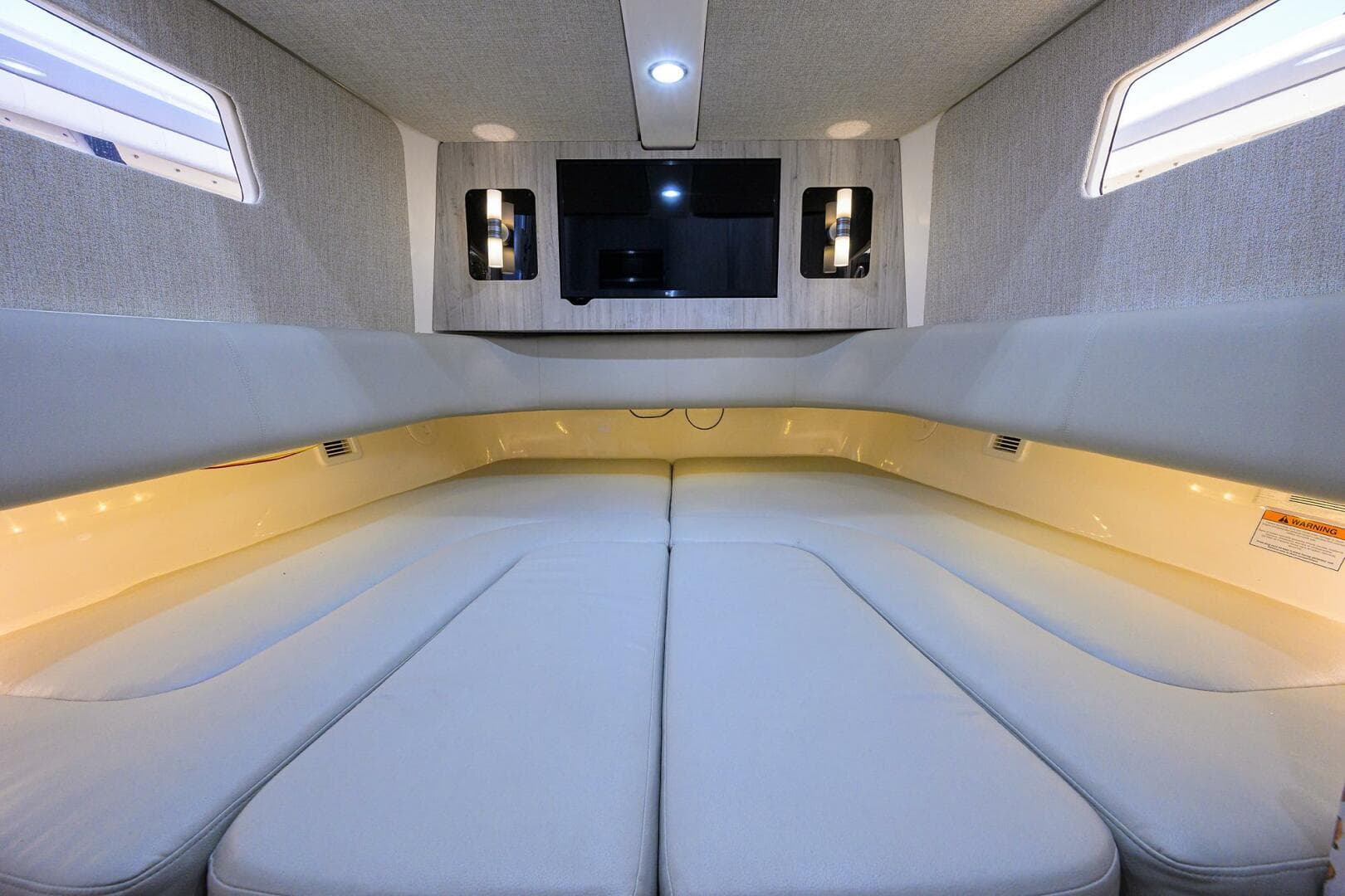 2021 Regulator 41 — photo 24