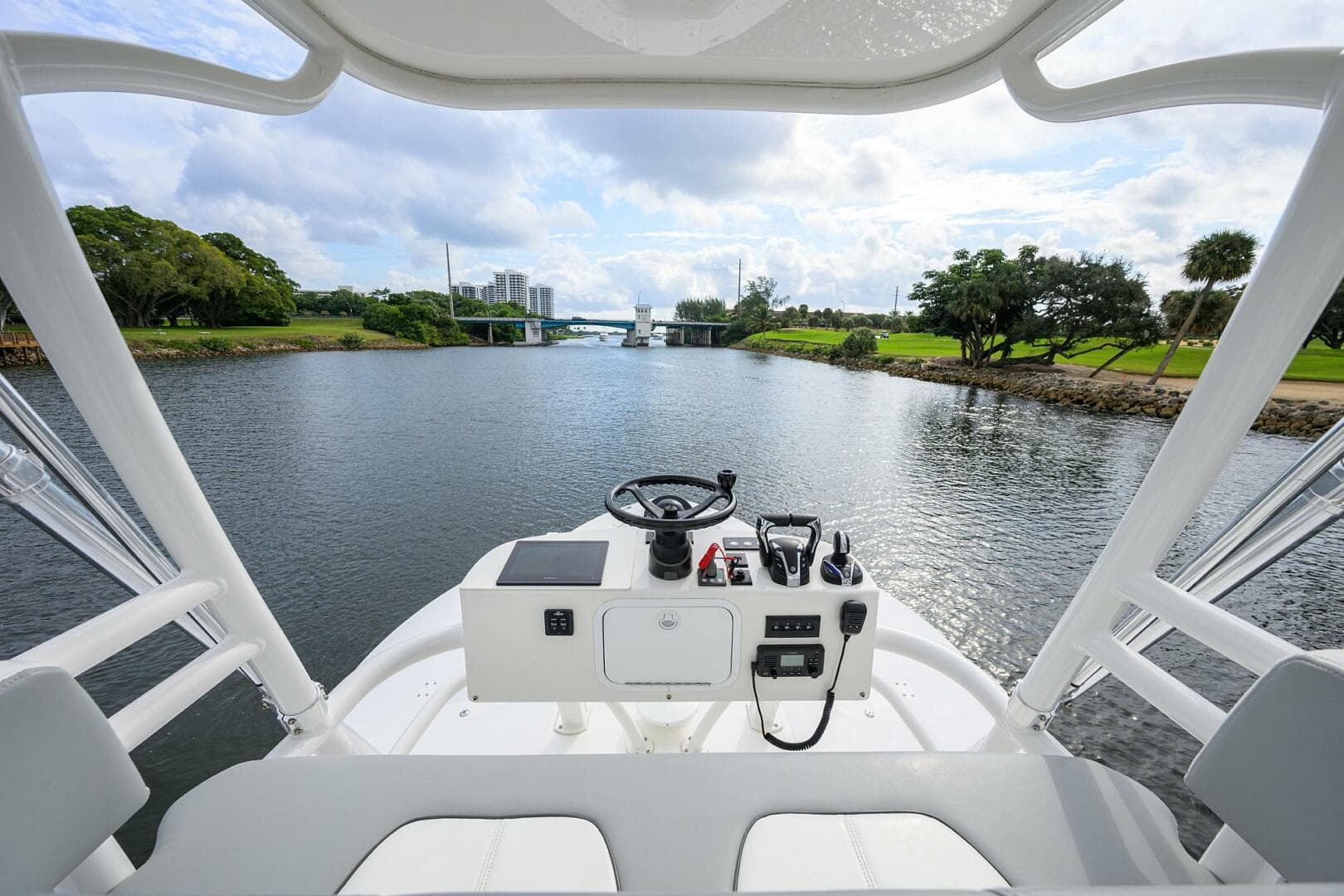 2021 Regulator 41 — photo 32