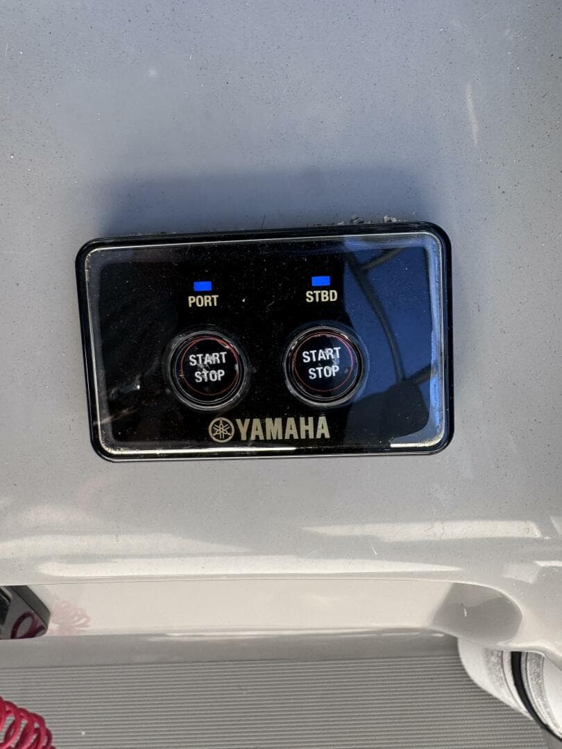 2014 Robalo R265 — photo 36