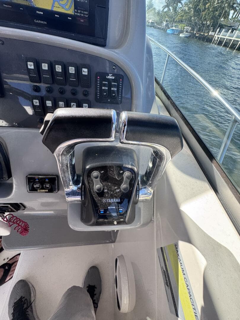 2014 Robalo R265 — photo 32