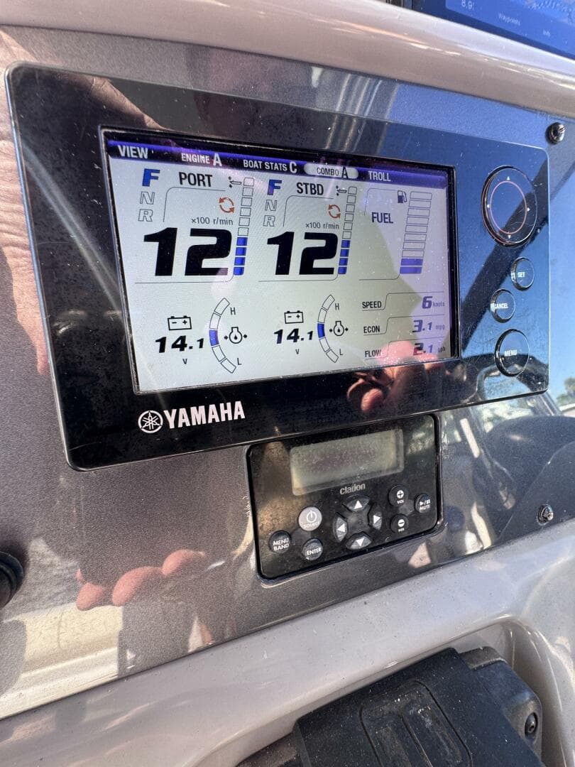 2014 Robalo R265 — photo 34