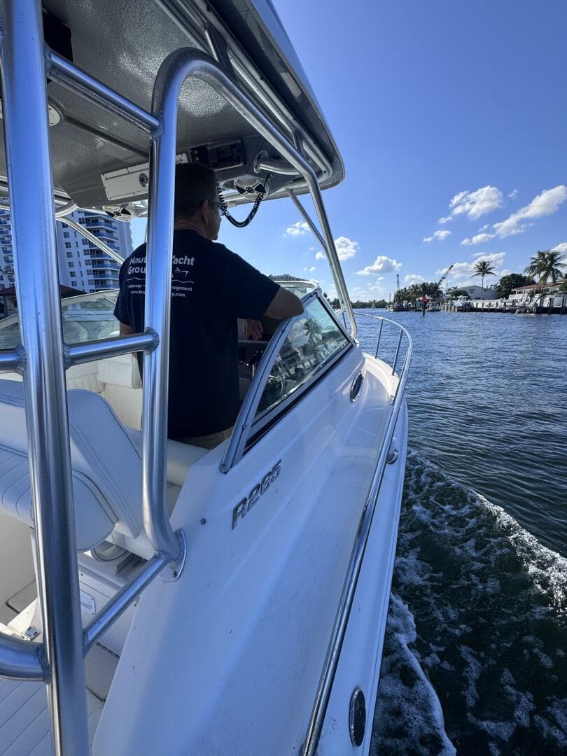 2014 Robalo R265 — photo 23