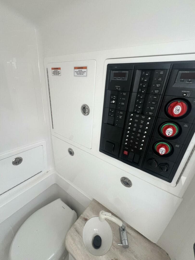 2016 Valhalla Boatworks V-33 — photo 32