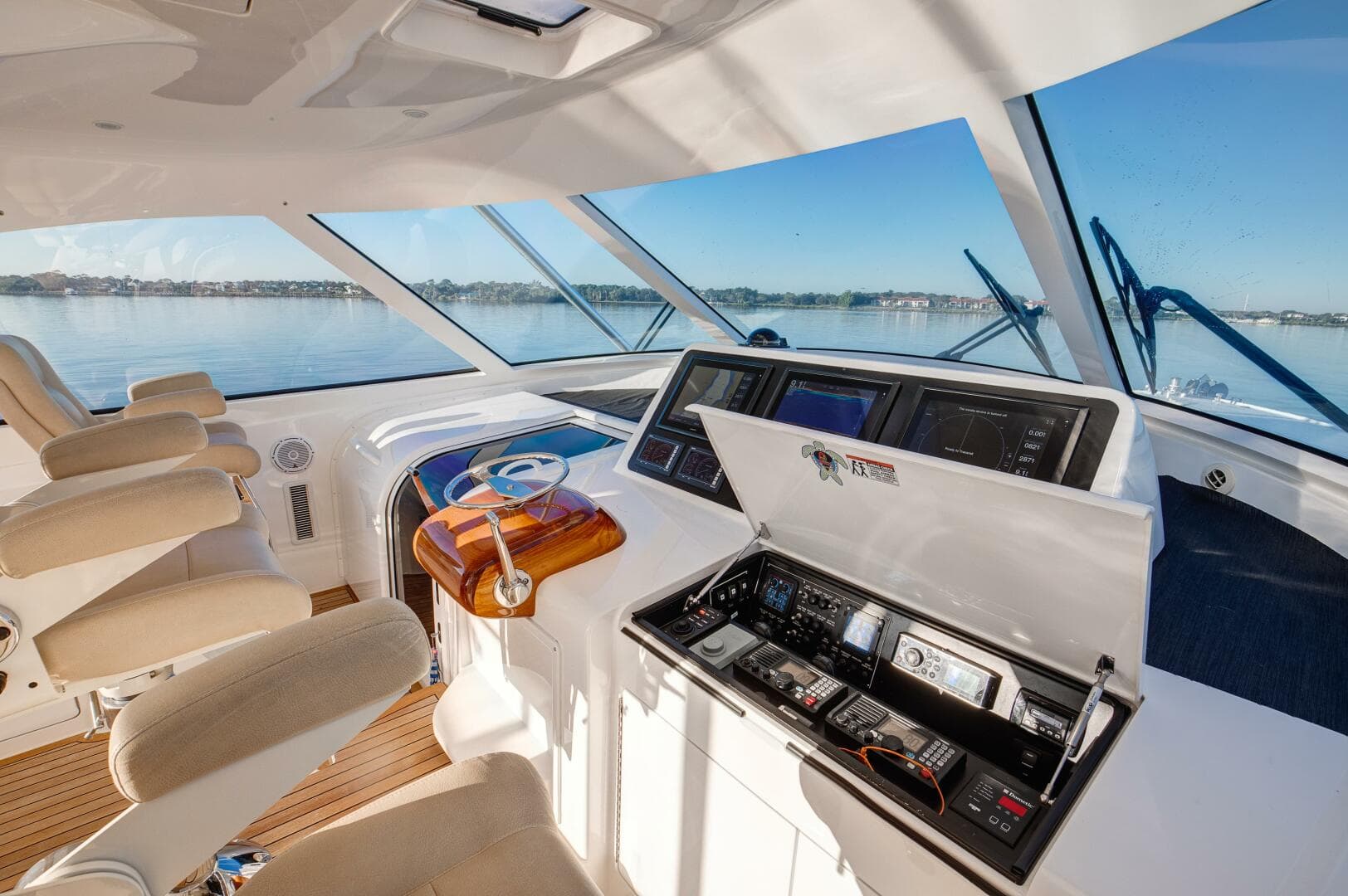 2016 Viking 52 Sport Tower — photo 22