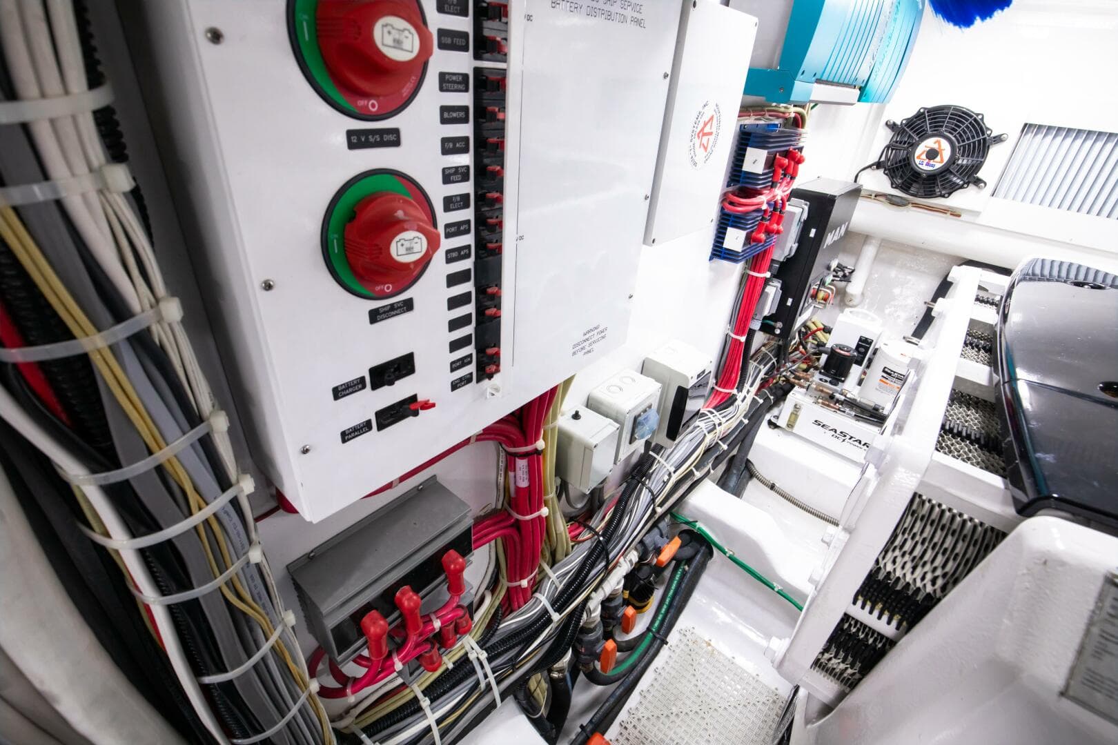 2016 Viking 52 Sport Tower — photo 42