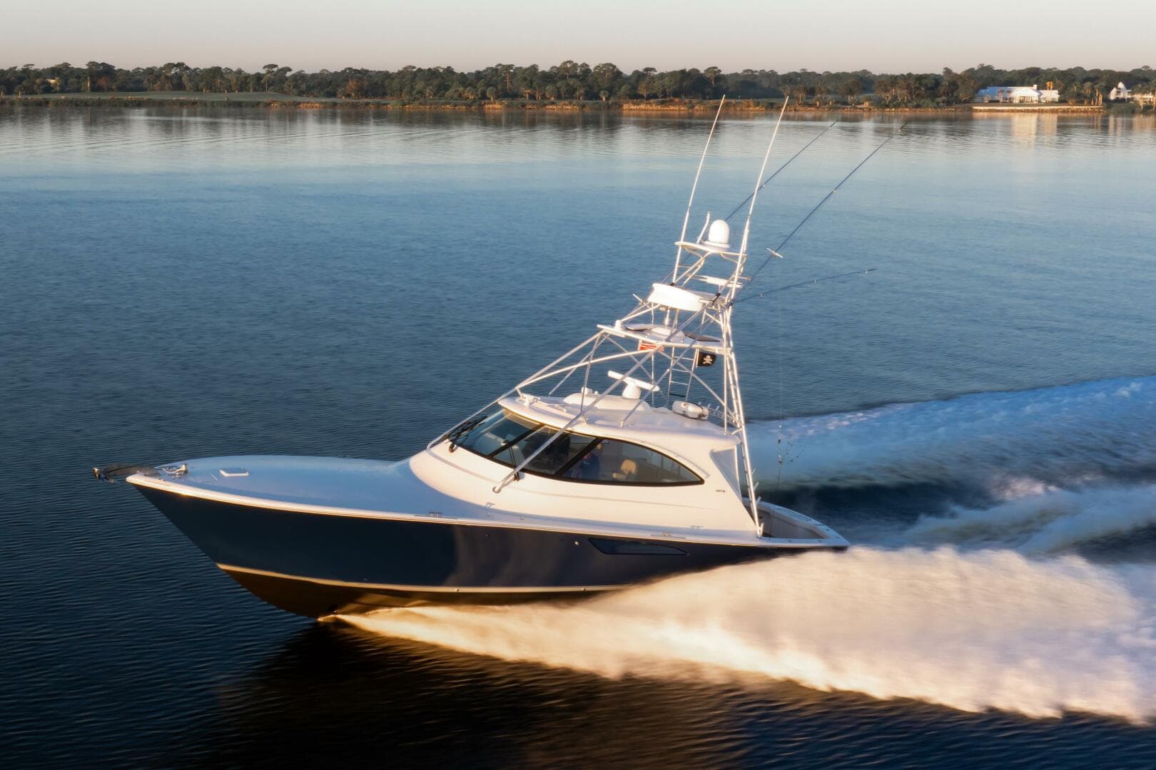 2016 Viking 52 Sport Tower — photo 4