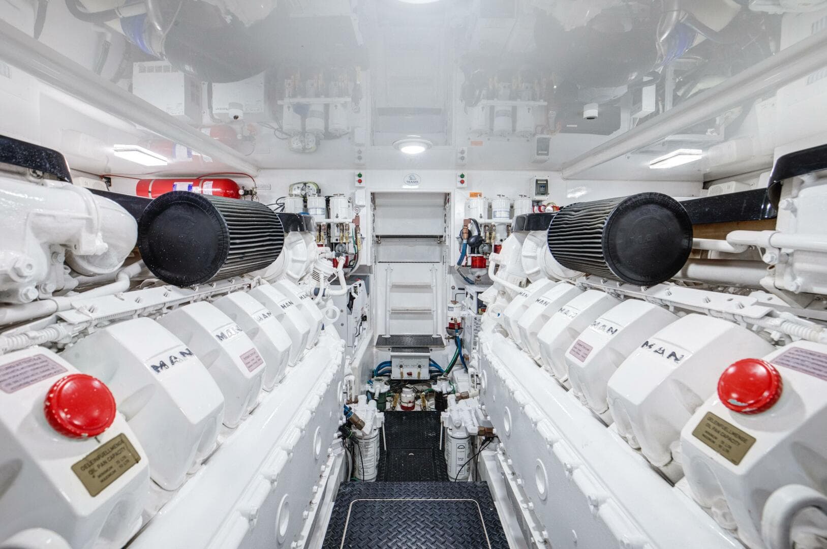 2016 Viking 52 Sport Tower — photo 41