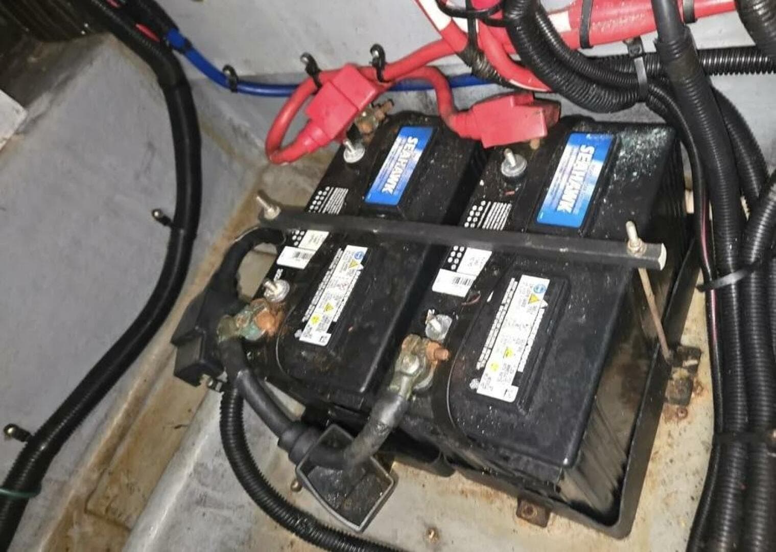 1998 Sea Ray 330 Express — photo 17