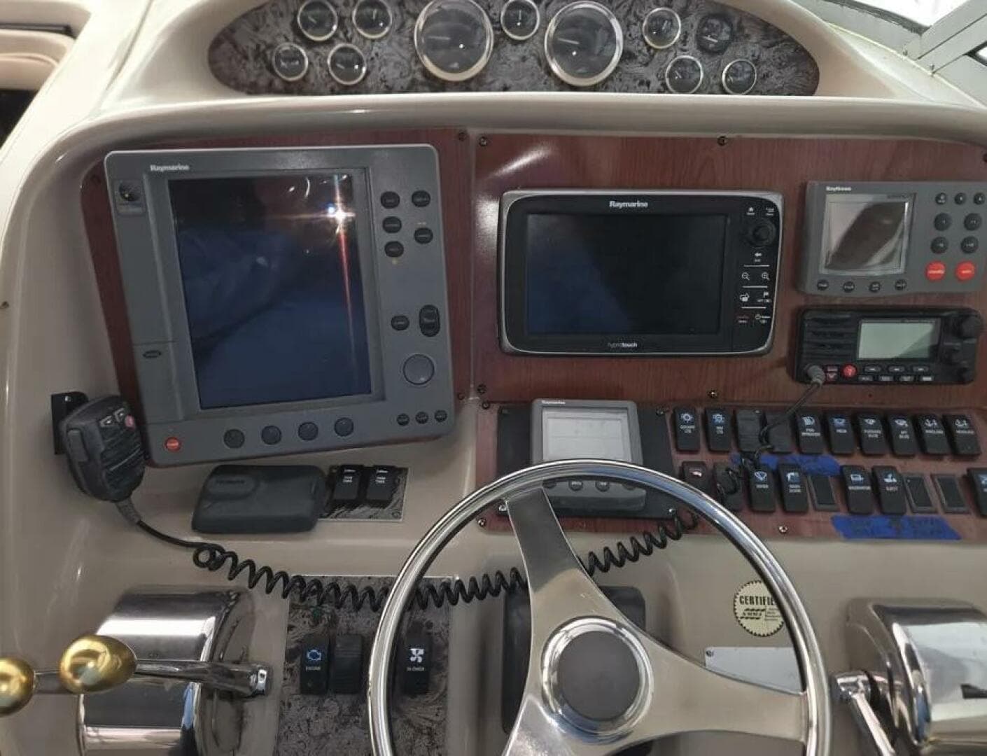 1998 Sea Ray 330 Express — photo 7