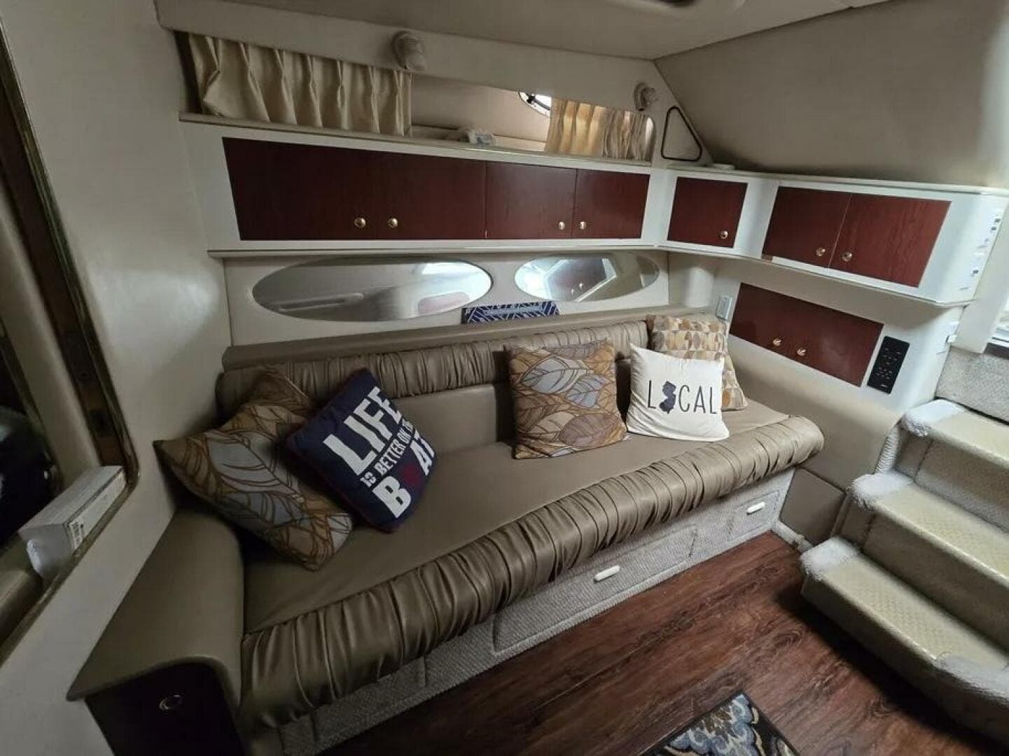 1998 Sea Ray 330 Express — photo 10