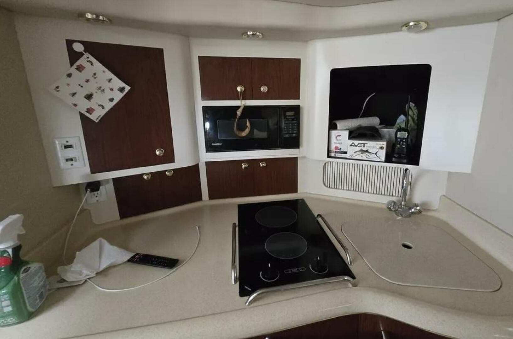 1998 Sea Ray 330 Express — photo 11