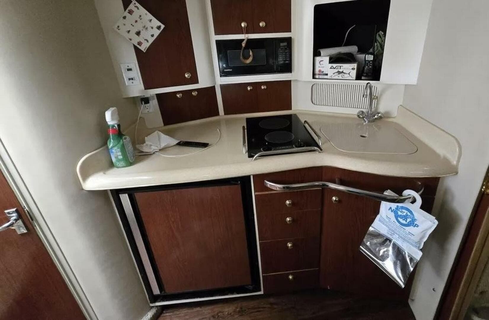 1998 Sea Ray 330 Express — photo 12