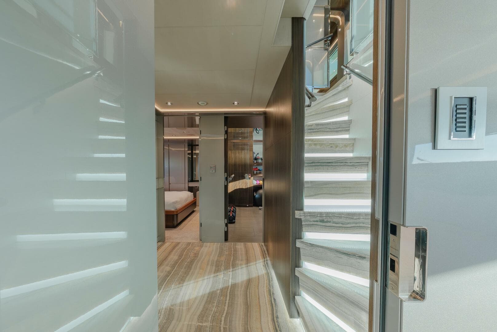 2018 Westport Raised Pilothouse — photo 21