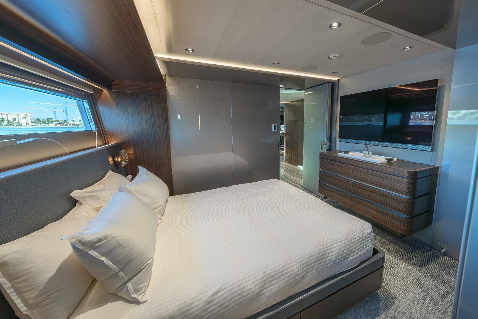 2018 Westport Raised Pilothouse — photo 23