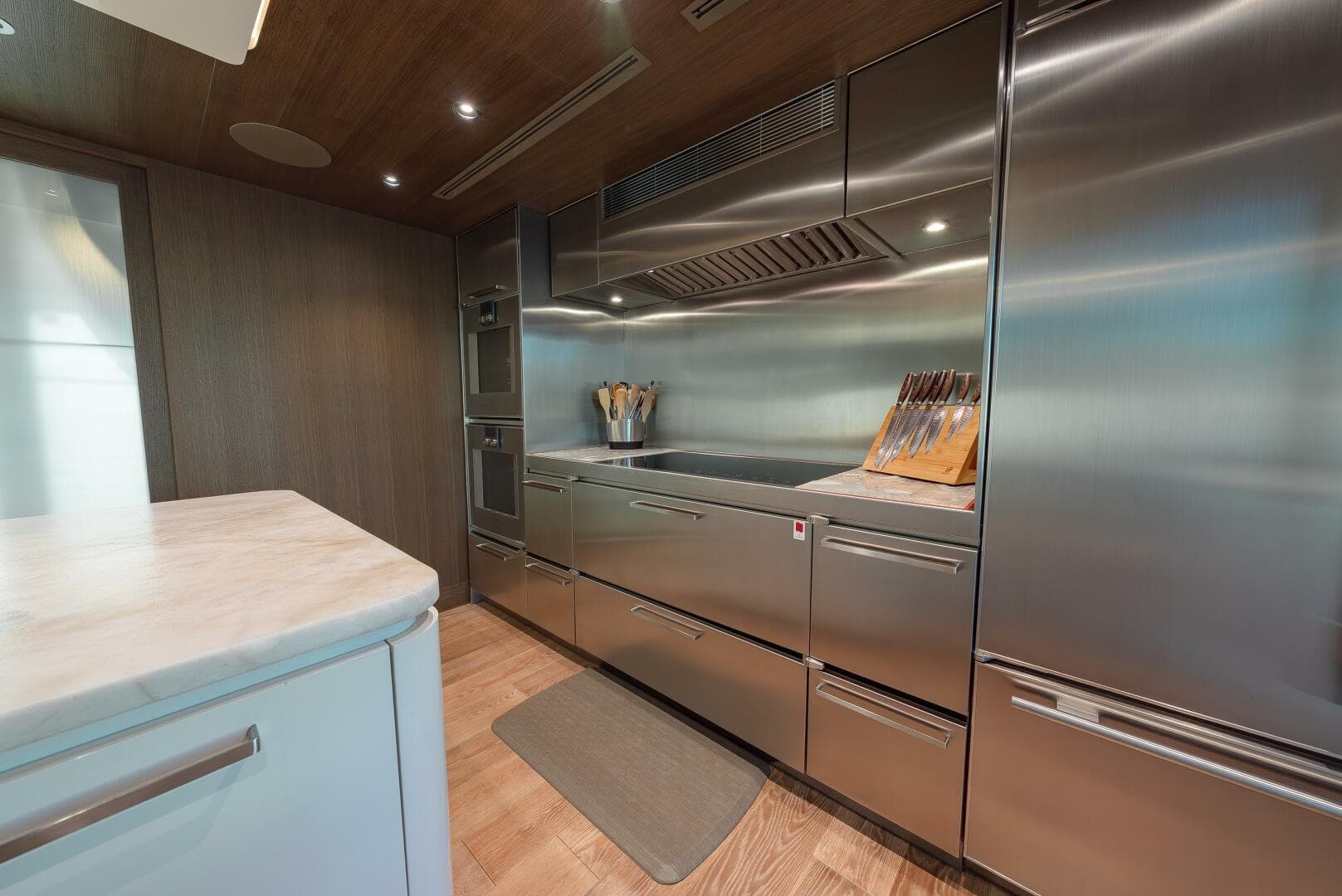 2018 Westport Raised Pilothouse — photo 11