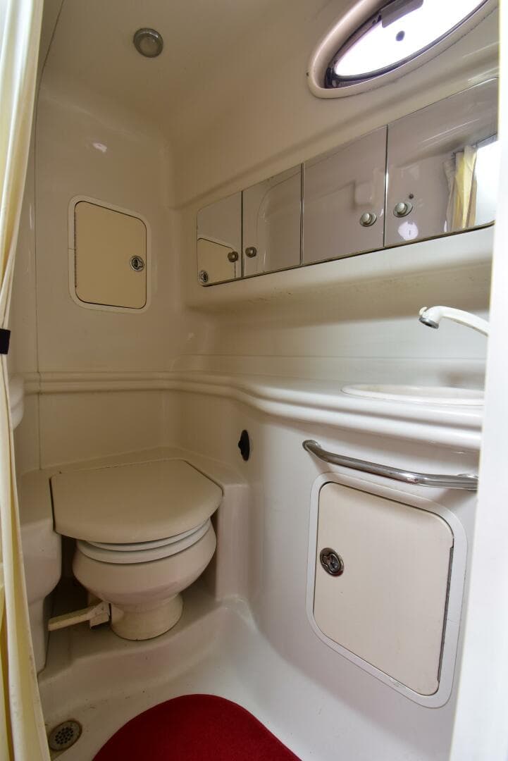 2006 Sea Ray 320 Sundancer — photo 25