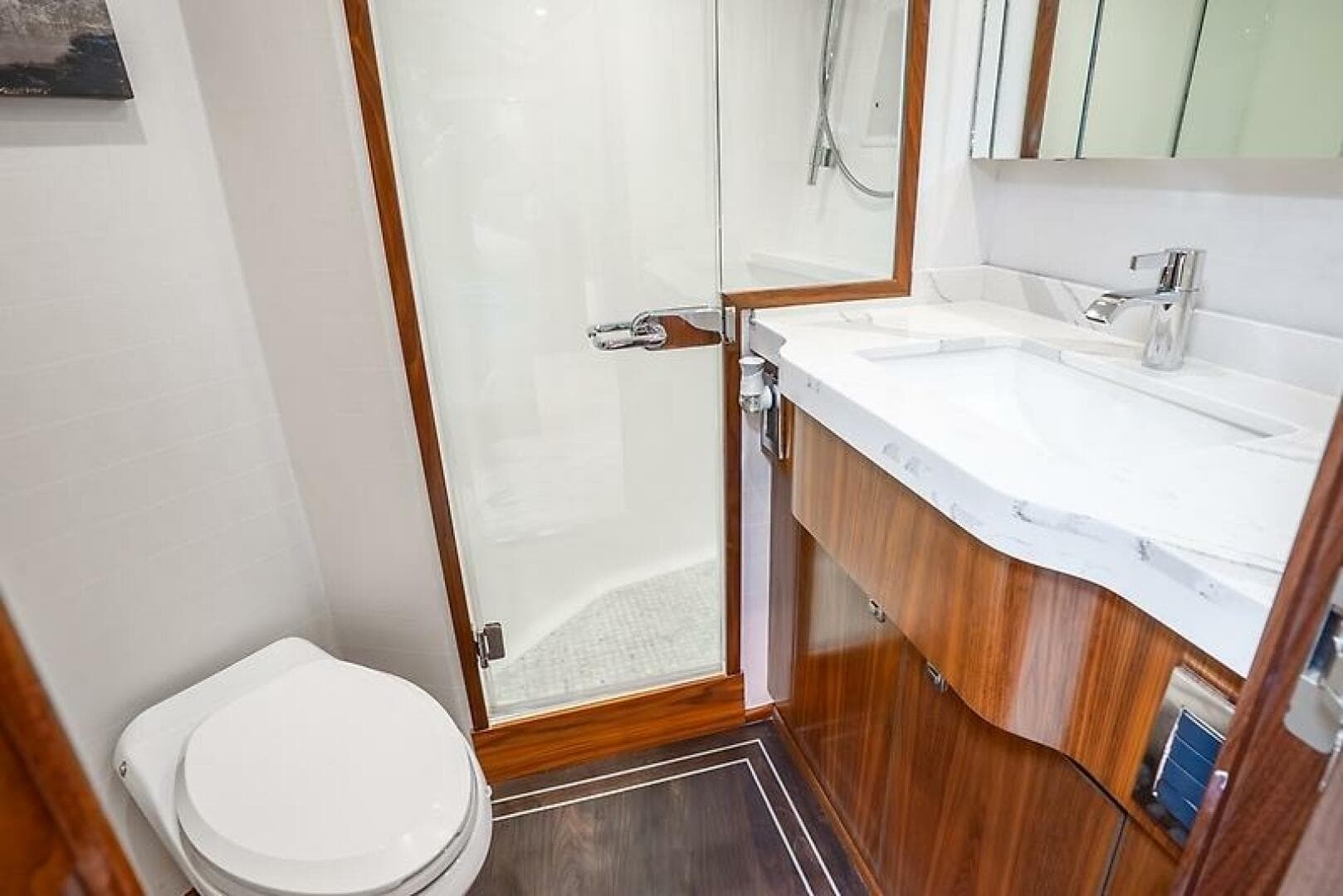 2019 Viking 68 Enclosed Bridge — photo 52