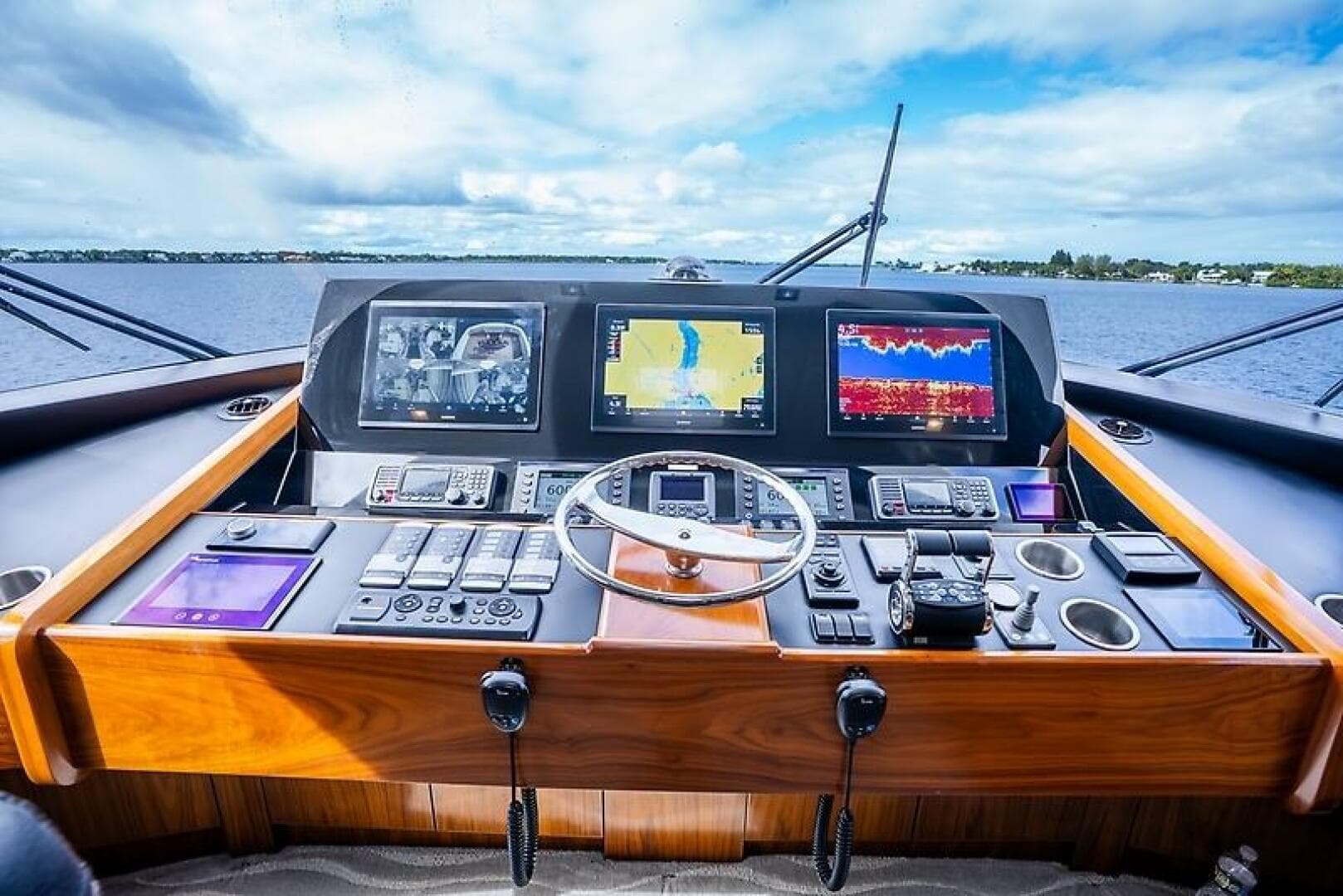 2019 Viking 68 Enclosed Bridge — photo 57