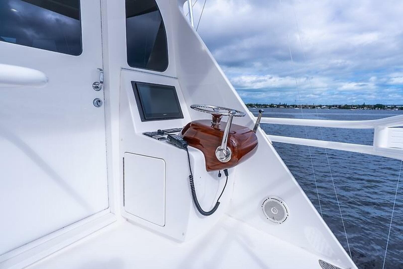 2019 Viking 68 Enclosed Bridge — photo 64